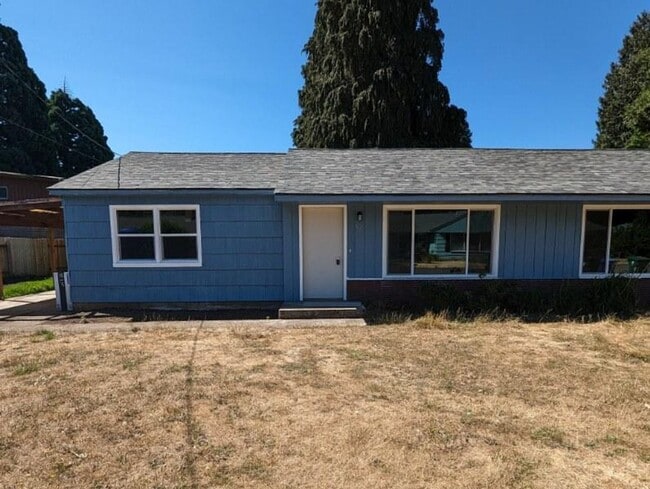 Building Photo - 2-bedroom 1-bathroom duplex