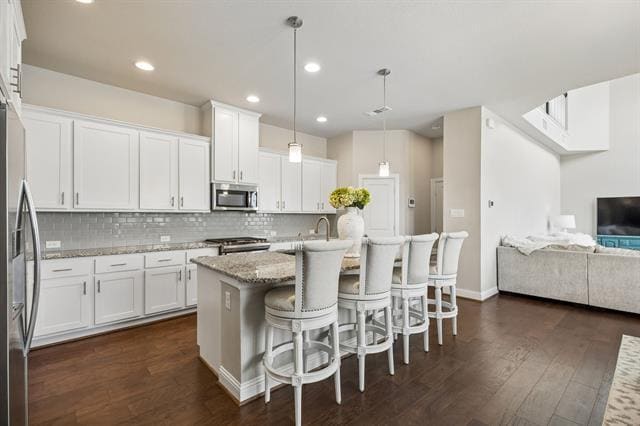 Building Photo - 1800 Roundtree Cir W