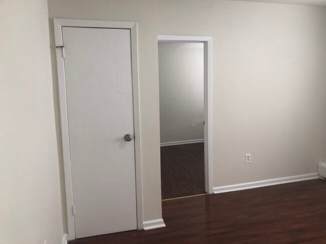 Building Photo - 7 Laidlaw Ave