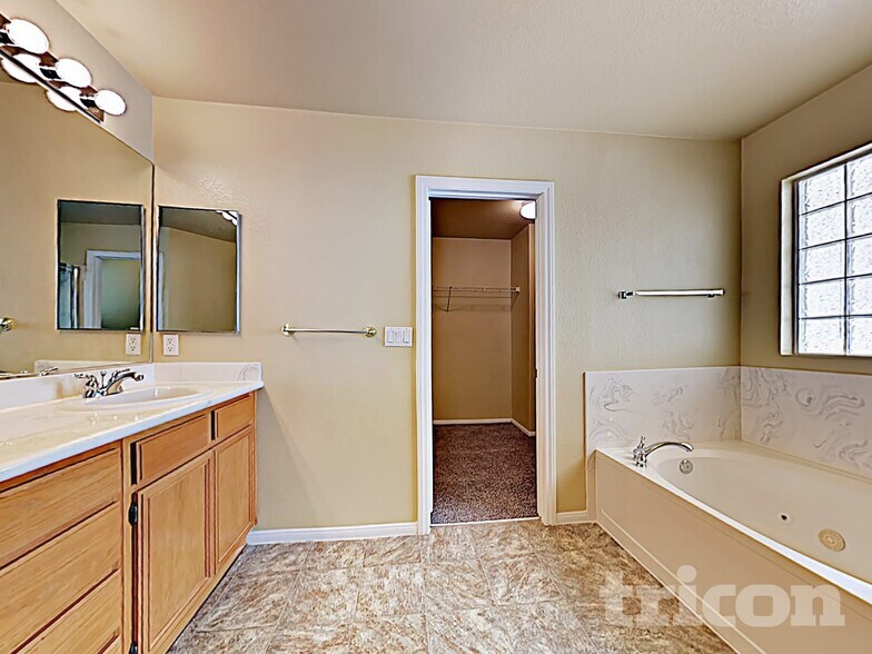 Building Photo - 1736 W Gentle Brook St