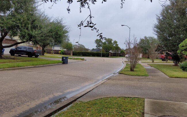 Building Photo - 18123 Flower Grove Ct