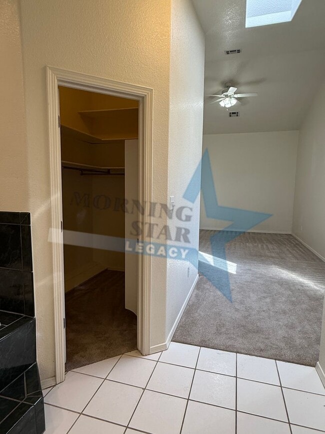 Building Photo - 4 bedroom, 4 bath house - Must see landscaping!