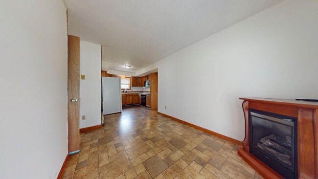 Building Photo - Cute ranch, all Electric in Madison Schools