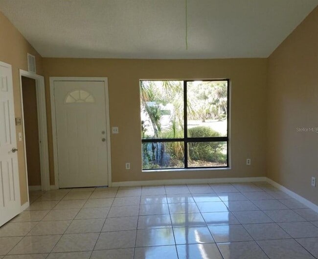 Building Photo - 3546 Acorn St