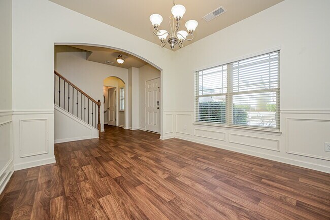 Building Photo - 185 Stillwood Dr