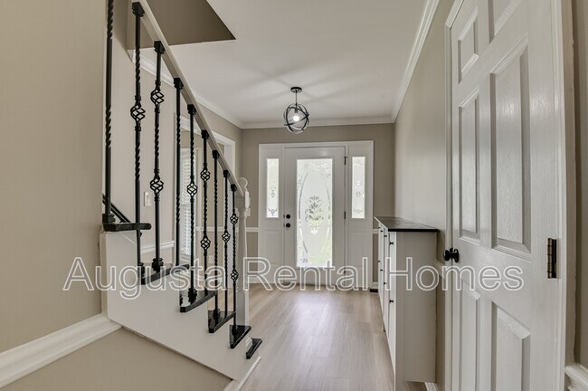 Building Photo - 454 Windtree Pl