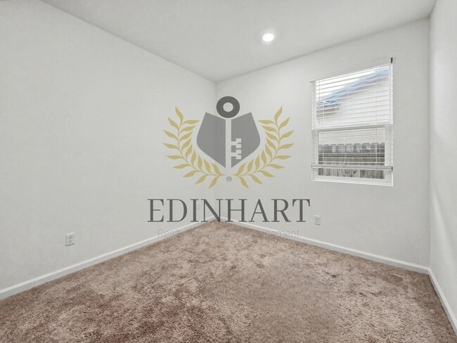 Building Photo - 7198 E Normal Ave