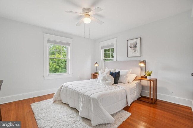 Building Photo - 2439 Monroe St NE