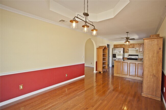 Building Photo - 304 Old Forge Dr