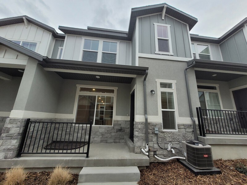 Building Photo - 4250 Bromwell Ct