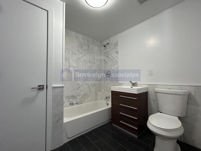 Building Photo - 703 W 171st St