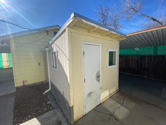 Building Photo - North Reno - 3 Bed 1.5 Bath - New Carpet & Paint