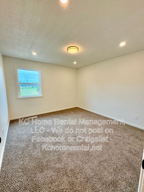 Building Photo - 307 E Main St