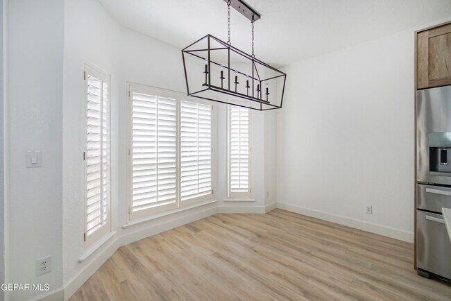 Building Photo - 918 Bellacumbre Dr