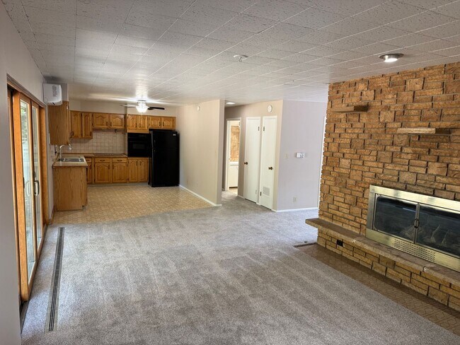 Building Photo - Spacious 2-Bed Home Packed With Comfort and Upgrades