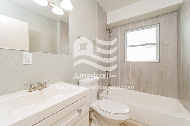 Building Photo - 6105 Swope Pkwy