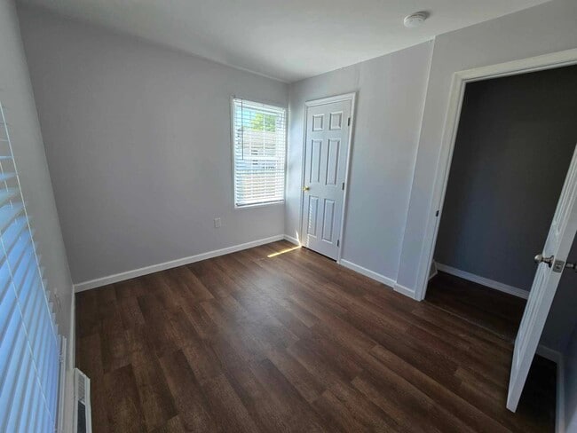 Building Photo - 259 Walton St