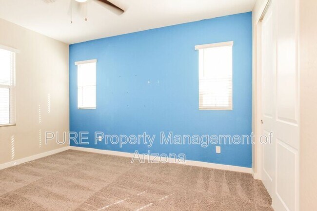 Building Photo - 852 W Park Ave