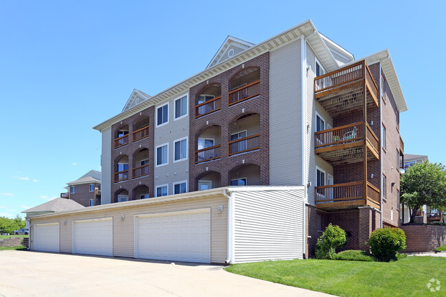 Weatherproof Garage Parking - Woodridge Estates