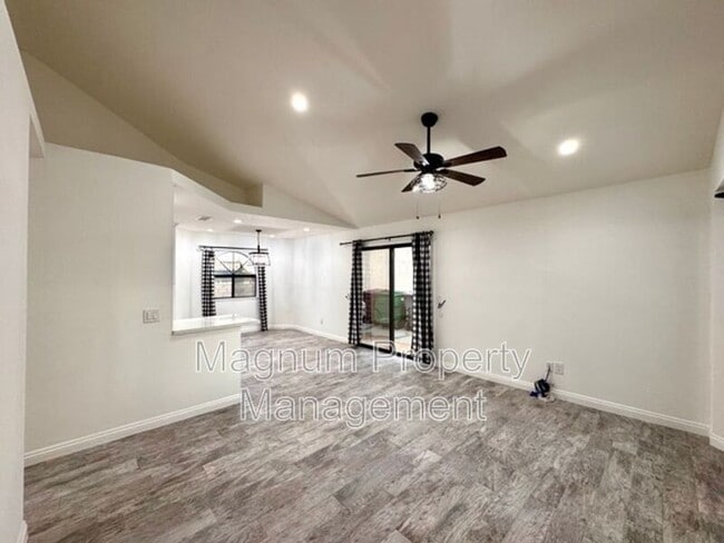 Building Photo - 27776 Spring Meadow Ct