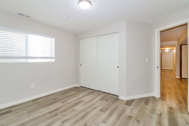 Building Photo - 14122 Rosaleen Ln