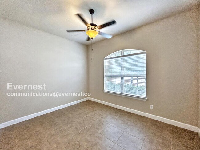 Building Photo - 204 Brantley Lake Ln