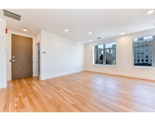 Building Photo - 425 Boylston St