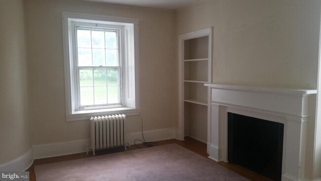 Primary Photo - 211 S Henderson Rd