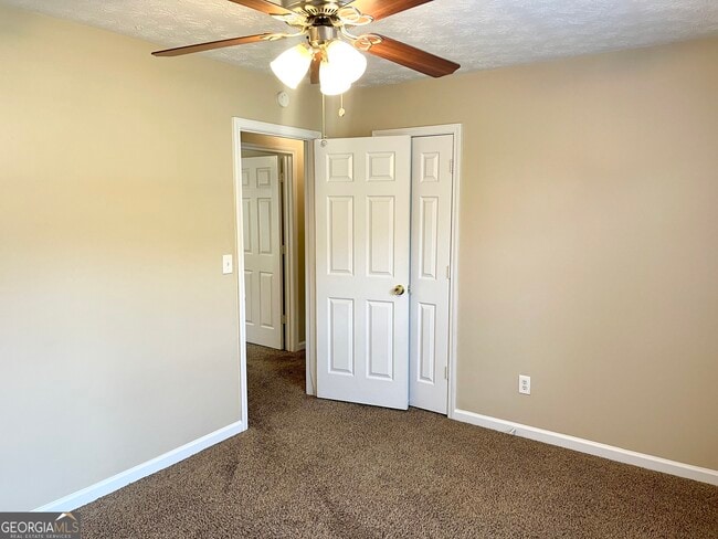 Building Photo - 100 Oak Hill Dr