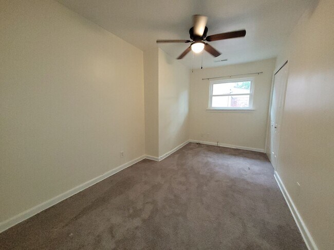 Building Photo - 1012 Oaklawn Ave