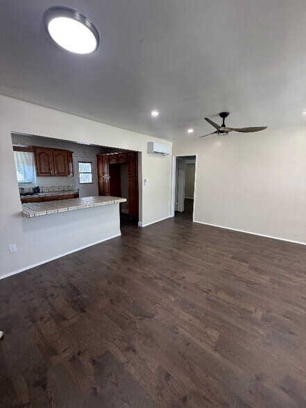 Building Photo - 9936 Rosecrans Ave