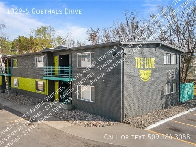 Building Photo - 1329 Goethals Dr