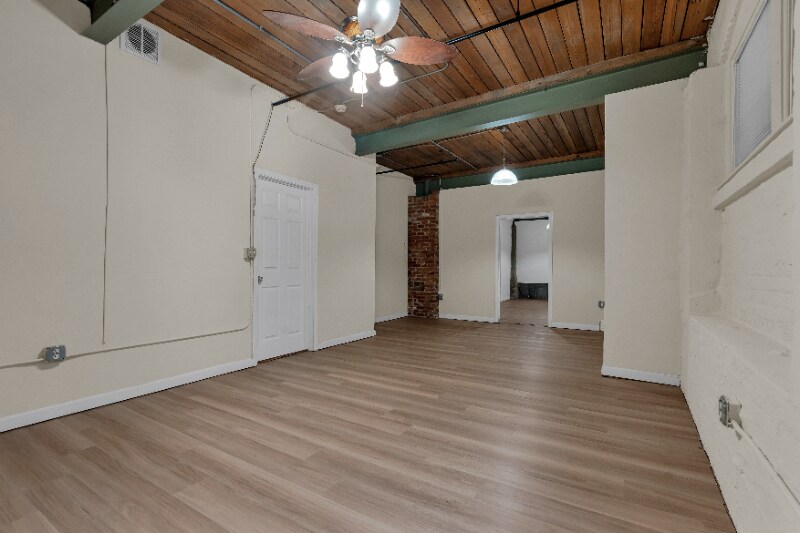 Building Photo - 83 Main St