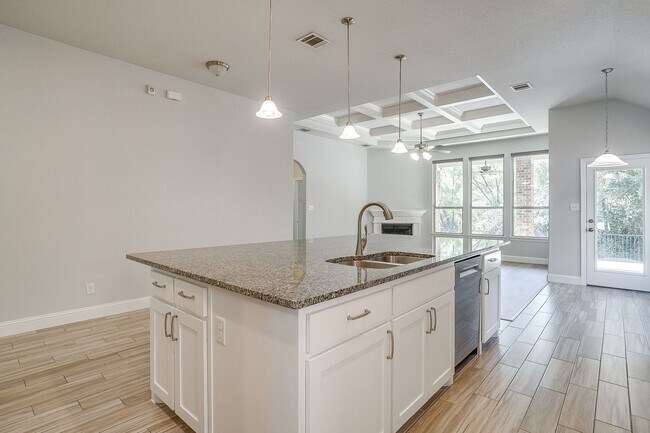 Building Photo - 9737 Rio Frio Trail