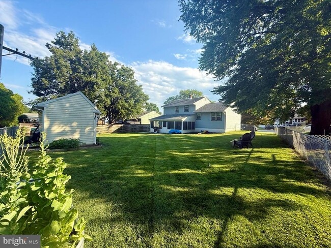 Building Photo - 1335 Greenleaf Rd