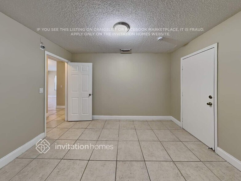 Building Photo - 20844 NW 20th St