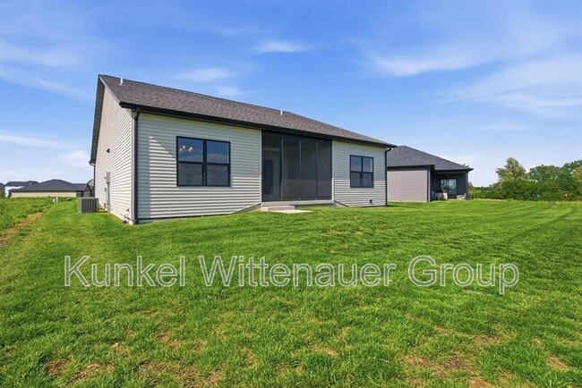 Building Photo - 829 Bushwood Way