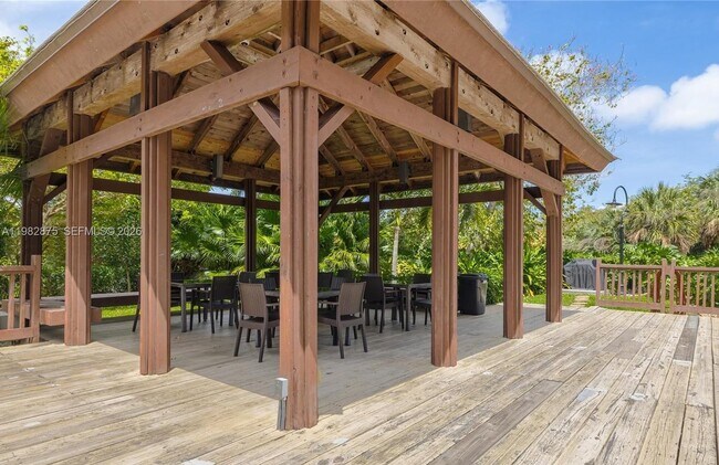 Building Photo - 1000 Quayside Terrace