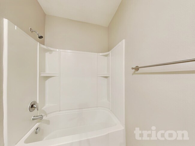 Building Photo - 935 Summer Glen Dr