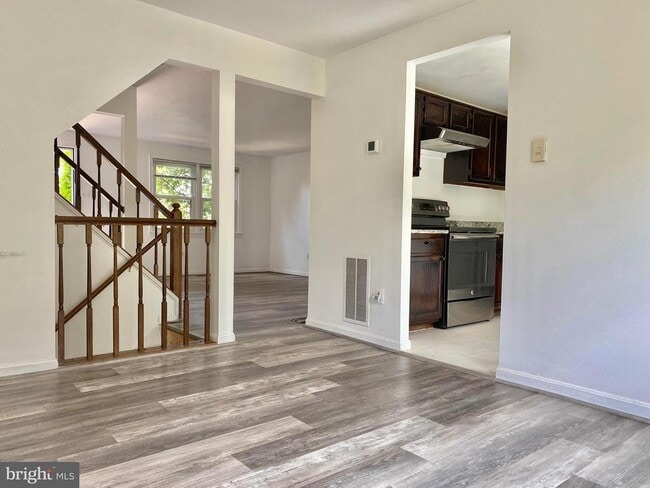 Building Photo - 7351 Crestleigh Cir