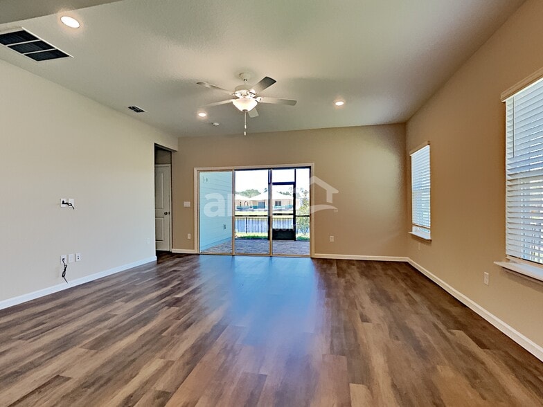 Building Photo - 300 Anastasia Park Rd