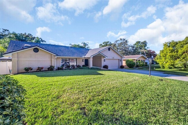 Building Photo - 1374 Viewtop Dr