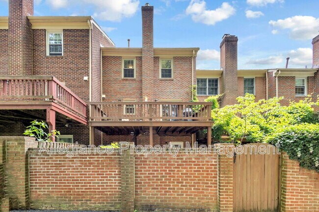 Building Photo - 6861 Williamsburg Pond Ct