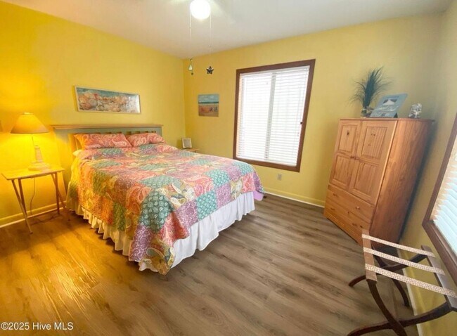 Building Photo - ***MOVE-IN SPECIAL*** $500 OFF OF YOUR FIRST MONTH'S RENT AND APPLICATION FEES WAIVED UPON APPROV...