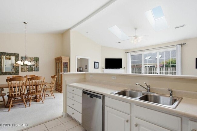 Building Photo - 5006 Carleton Dr