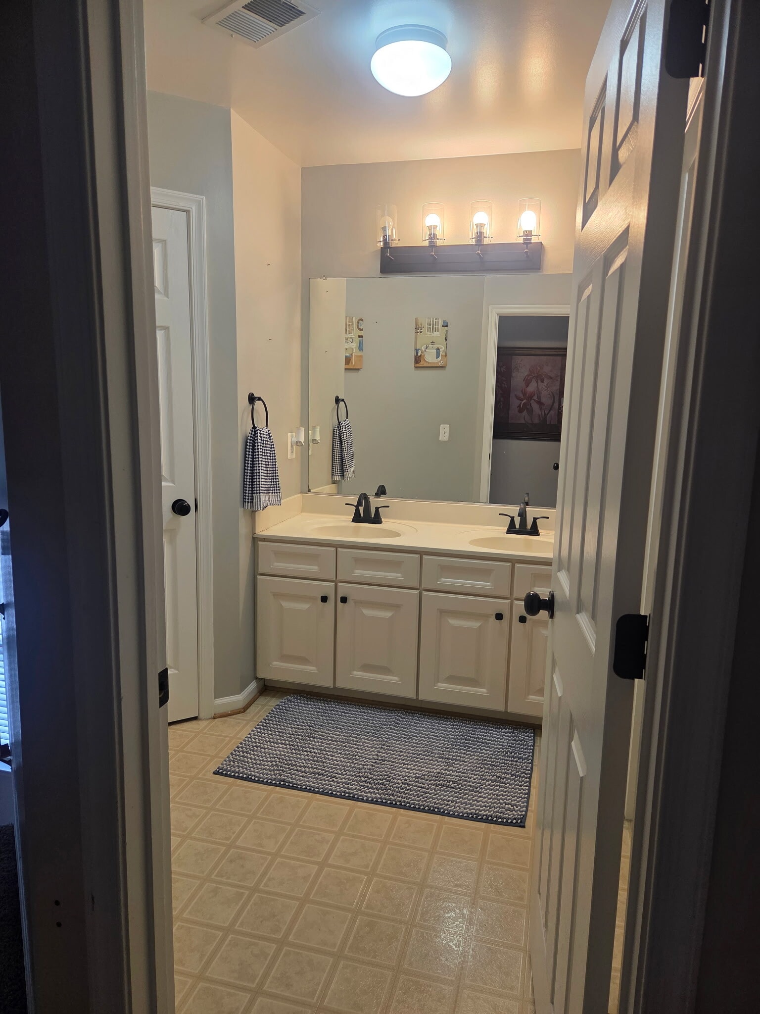 Building Photo - 8338 Middle Ruddings Dr