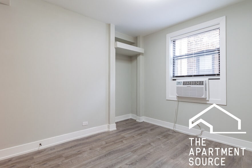 Building Photo - 501 W Belmont Ave