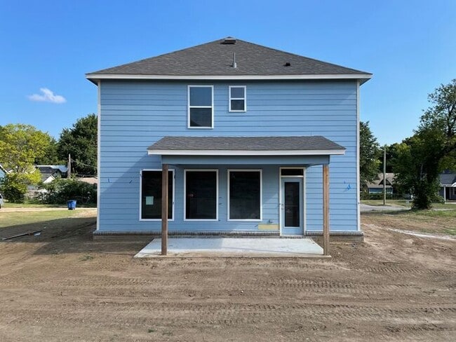 Building Photo - 3/2.5/2 Brand New Home in Historic Neighbo...