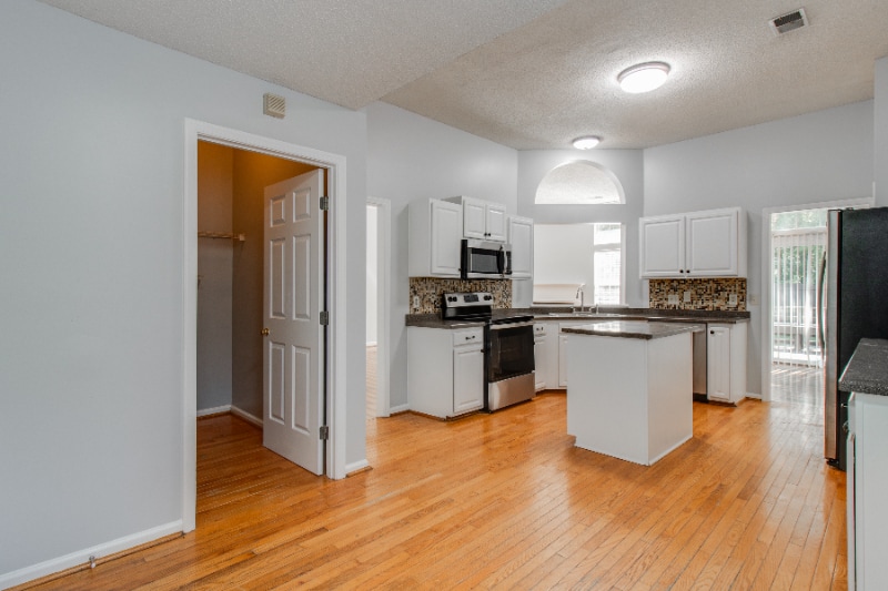 Building Photo - 201 Majestic Dr