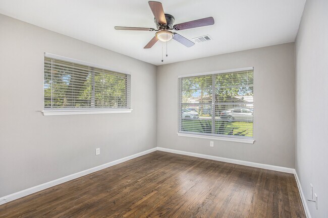 Building Photo - 2902 Helberg Rd